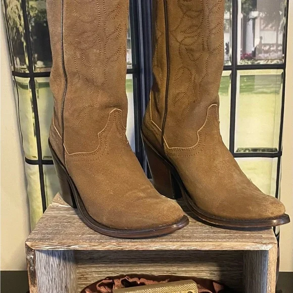 Dan Post Brown Heeled Boots - Picture 3 of 3